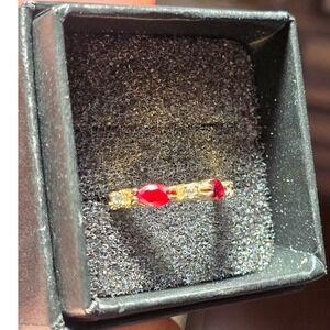 Vintage Red & Clear Rhinestone Ring Size 7 Gold Tone Prong Set Stacking‎ Band
